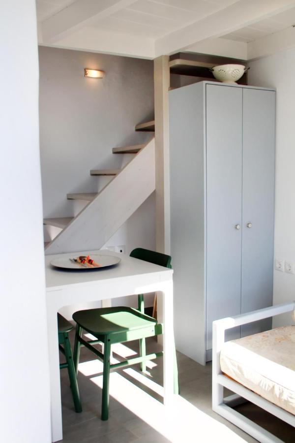 Cozy Guesthouse - Agios Romanos エクステリア 写真