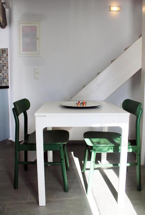 Cozy Guesthouse - Agios Romanos エクステリア 写真